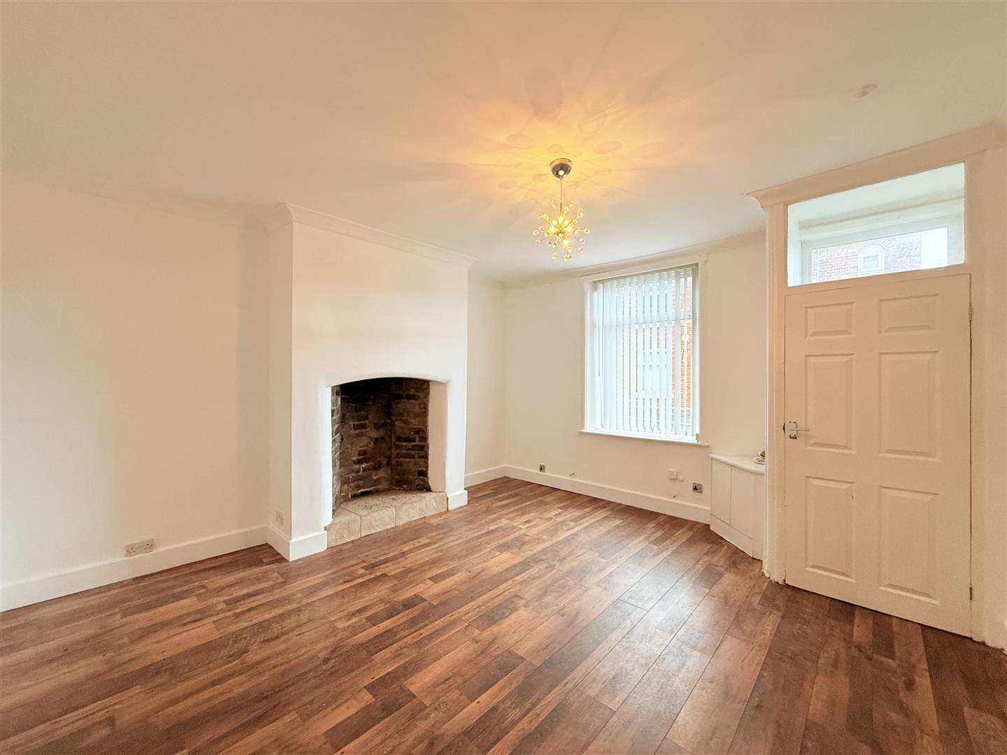 2 bed house - end terrace in Denbigh Street, Mossley – photo 2